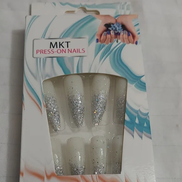 Fantasy long press on Fake Nails  - Picture 2 of 4